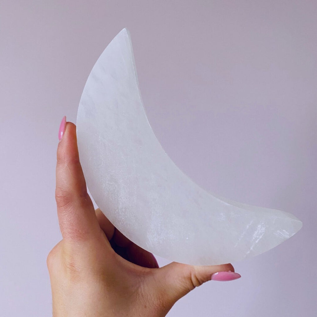 Selenite Large Moon Crystal Charging Plate / Helps You To Deal With Abuse / Good For Balanced Sex Drive / Good For Acne, Psoriasis & Eczema - Premium  from My Store - Just £27.95! Shop now at Lumi Gemstones