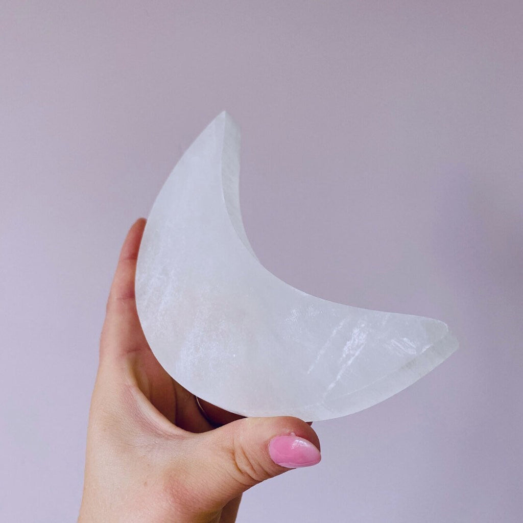 Selenite Large Moon Crystal Charging Plate / Helps You To Deal With Abuse / Good For Balanced Sex Drive / Good For Acne, Psoriasis & Eczema - Premium  from My Store - Just £27.95! Shop now at Lumi Gemstones