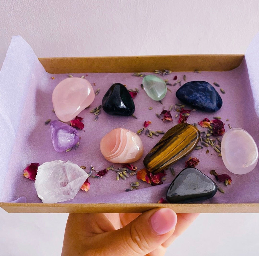 The Beginners Crystal Healing Gift Kit / Detox Yourself / Get Rid Of Negativity & Learn How To Block It / Create Tranquility, Calmness, Love - Premium  from My Store - Just £37.20! Shop now at Lumi Gemstones