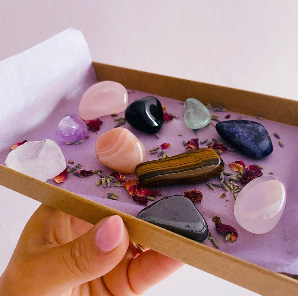 The Beginners Crystal Healing Gift Kit / Detox Yourself / Get Rid Of Negativity & Learn How To Block It / Create Tranquility, Calmness, Love - Premium  from My Store - Just £37.20! Shop now at Lumi Gemstones