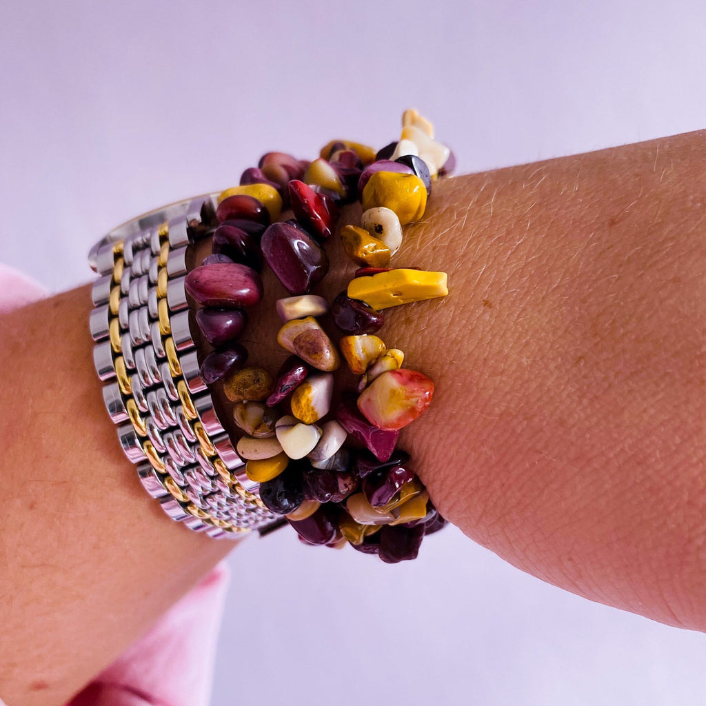 Mookaite Jasper Crystal Chip Bracelets / Heals Deep Emotional Wounds / Helps Depression / Brings Peace / Helps You Accept Change - Premium  from My Store - Just £5.95! Shop now at Lumi Gemstones