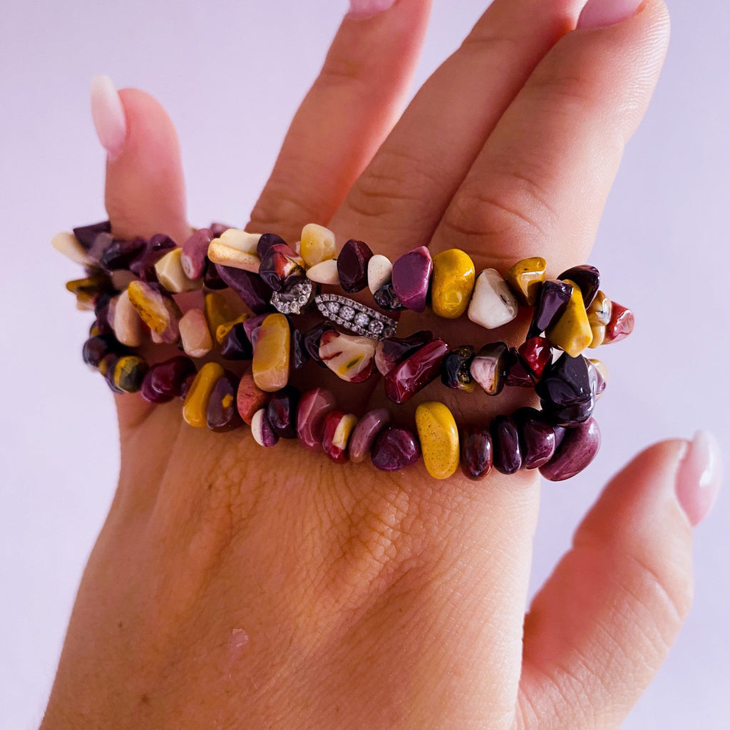Mookaite Jasper Crystal Chip Bracelets / Heals Deep Emotional Wounds / Helps Depression / Brings Peace / Helps You Accept Change - Premium  from My Store - Just £5.95! Shop now at Lumi Gemstones