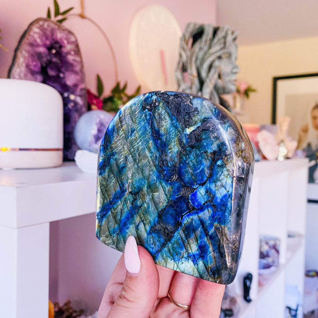 657g Labradorite Blue Flash Crystal Freeform / Helps Transformation & Change, Inspires You To Achieve Your Dreams / Uplifts Mood - Premium  from My Store - Just £40! Shop now at Lumi Gemstones