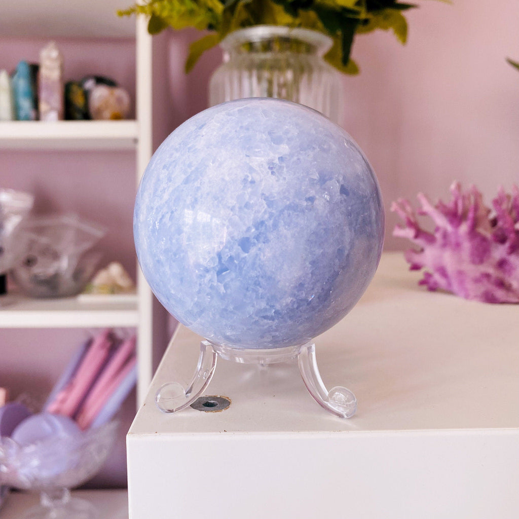 Blue Calcite Large Crystal 65mm Sphere / Soothes Nerves, Lessens Anxiety / Cleanses Negative Energy From Body & Home / Helps Clear Speech - Premium  from My Store - Just £69.99! Shop now at Lumi Gemstones